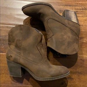 Rocket Dog Brown Western Booties